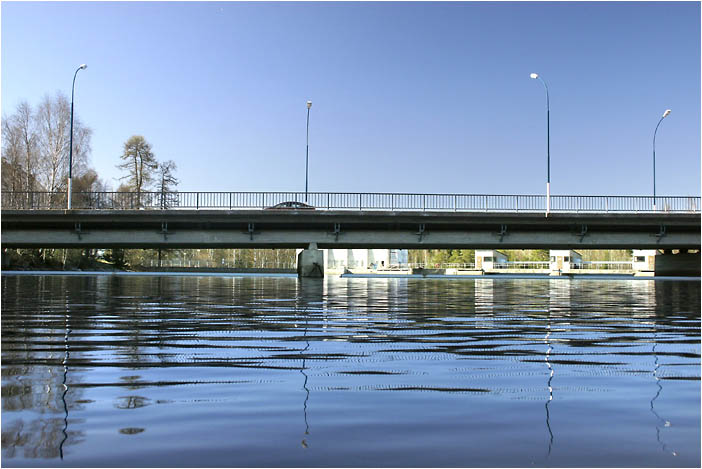 Silta veden pinnan tasolta